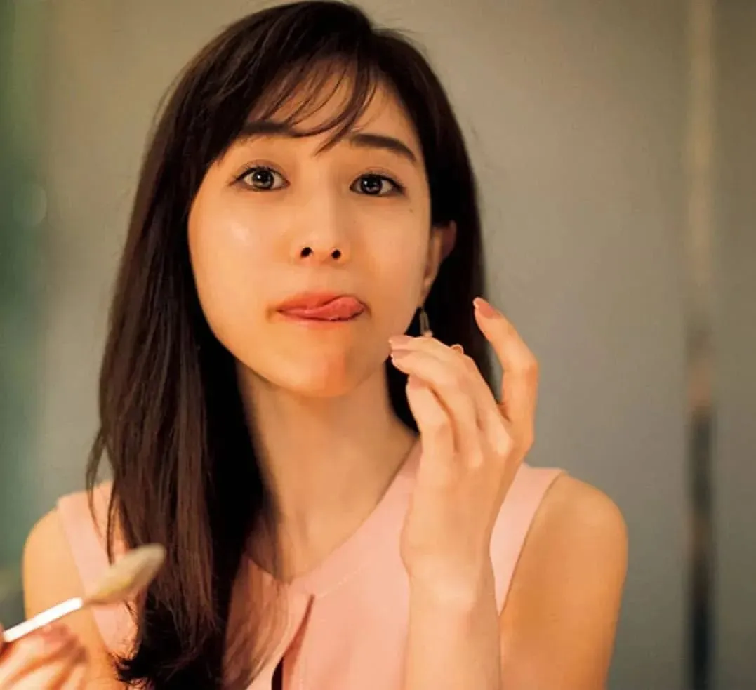 內田美奈子時尚潮流追蹤與學習指南，最新時尚趨勢詳解