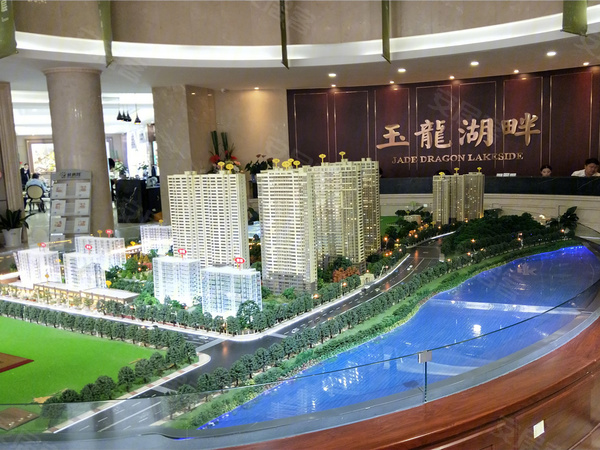 玉龍湖畔最新動(dòng)態(tài)，湖畔溫馨日常揭秘