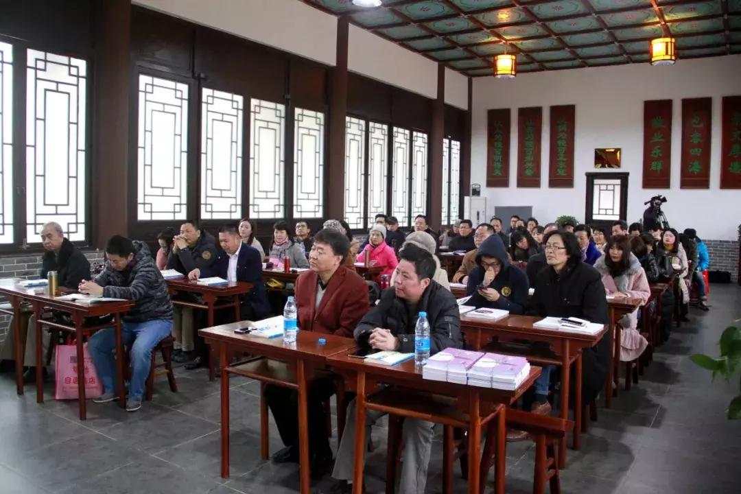 榮格科技集團最新通知，小巷中的隱藏寶藏開啟獨特探索之旅