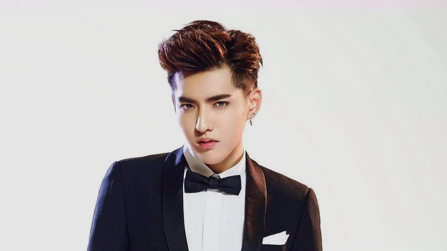 吳亦凡高清壁紙最新,展現變化的力量,自信與成就感的視覺盛宴