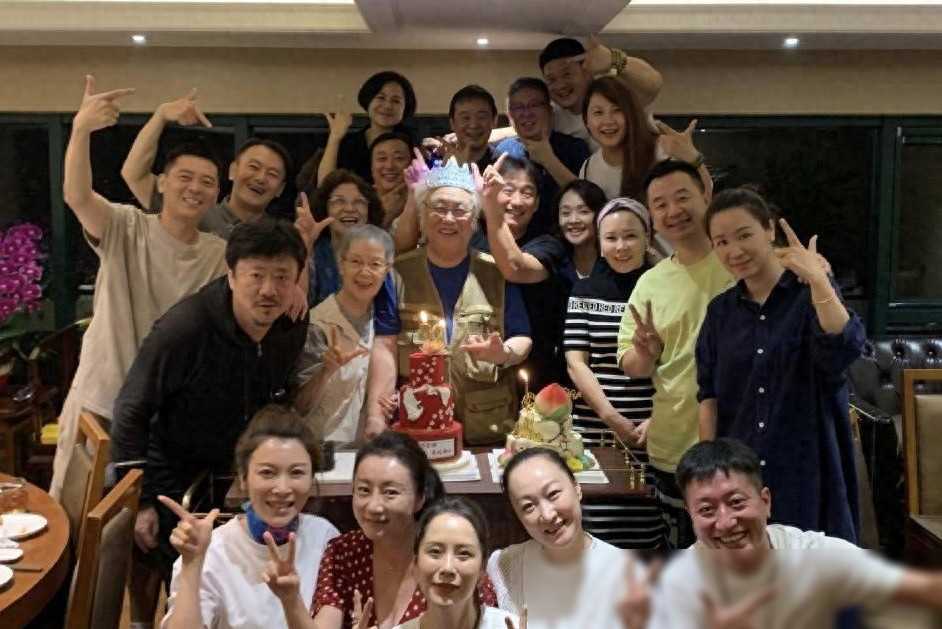 親戚是明星，光環(huán)交織下的微妙紐帶