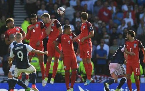 小巷深處的足球狂熱與比賽記錄回顧