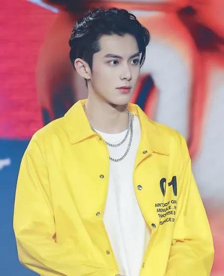 明星李易峰的溫馨日常分享