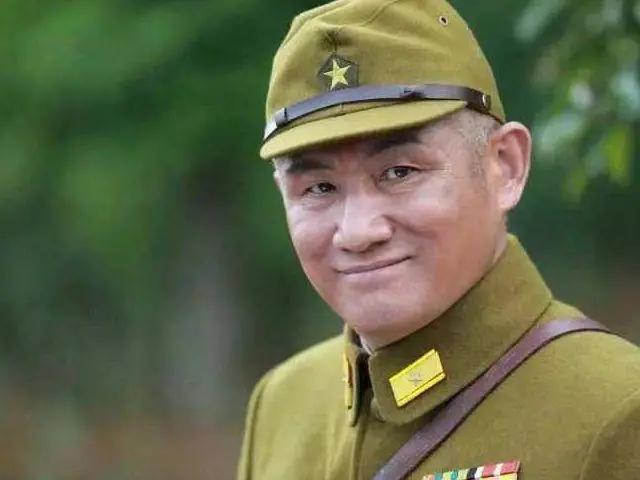 演員陸鵬揭秘,小巷之星與獨特小店魅力之下的隱藏個人資料