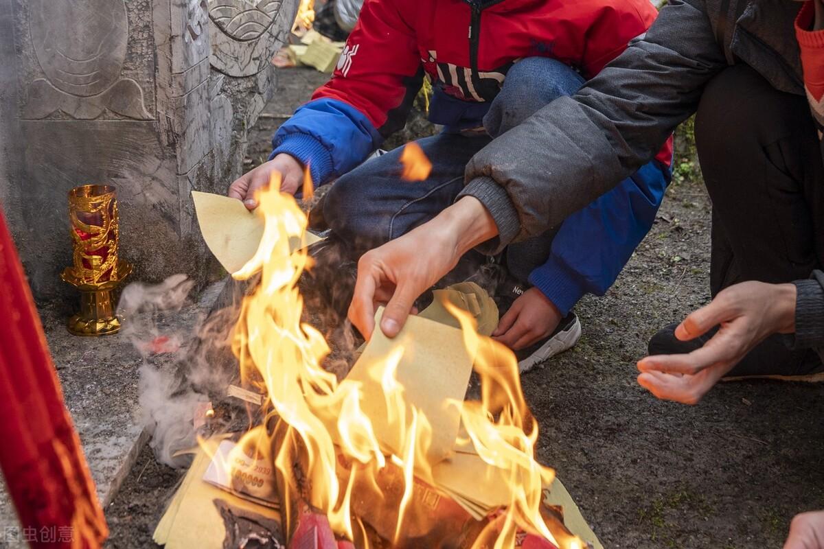 湖北南漳發(fā)生最新交通事故，現(xiàn)場情況緊急報道