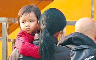 揭秘明星真實(shí)面孔,正面照展現(xiàn)璀璨光環(huán)下的真實(shí)風(fēng)采